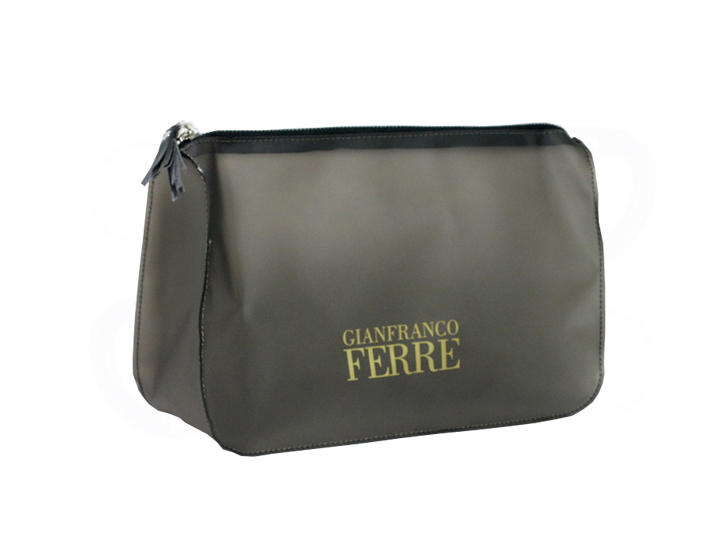 Beauty in pvc per cliente nel mondo della moda